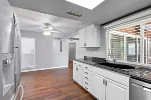 1014 Mountview Ct, Carrollton, TX 75006 - Photo 16