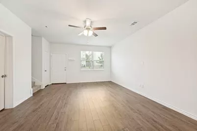 5569 Willamette Drive, Fort Worth, TX 76119 - Photo 6