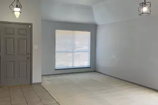 4820 Thames Dr, Grand Prairie, TX 75052 - Photo 4