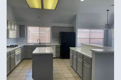4820 Thames Drive, Grand Prairie, TX 75052 - Photo 10