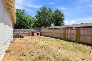 298 7th St, Honey Grove, TX 75446 - Photo 24