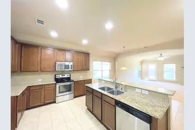 13241 Larks View Point, Fort Worth, TX 76244 - Photo 10