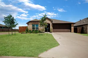 921 Amberwood Dr, Godley, TX 76044 - Photo 2