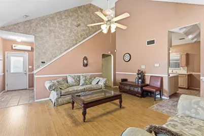 1701 Creekway Drive, Lewisville, TX 75067 - Photo 6