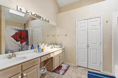 1701 Creekway Drive, Lewisville, TX 75067 - Photo 22