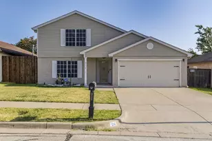 211 Faircrest Dr, Arlington, TX 76018 - Photo 1