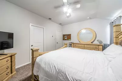 8028 Muddy Creek Drive, Fort Worth, TX 76131 - Photo 10