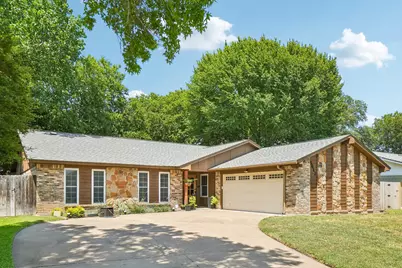 8612 Edgebrook Terrace, Benbrook, TX 76116 - Photo 2