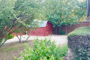 634 Maplewood Dr, Stephenville, TX 76401 - Photo 28