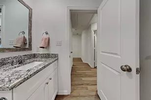 201 Briarwood Ln, Forest Hill, TX 76140 - Photo 10
