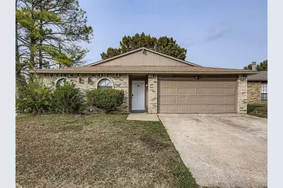 2001 Newbury Drive, Arlington, TX 76014 - Photo 2