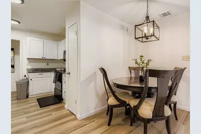 2001 Newbury Drive, Arlington, TX 76014 - Photo 2