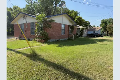 303 N Masters Drive, Dallas, TX 75217 - Photo 2