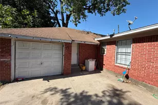 303 N Masters Dr, Dallas, TX 75217 - Photo 4