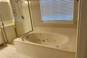 215 Springpark Dr, Arlington, TX 76014 - Photo 12