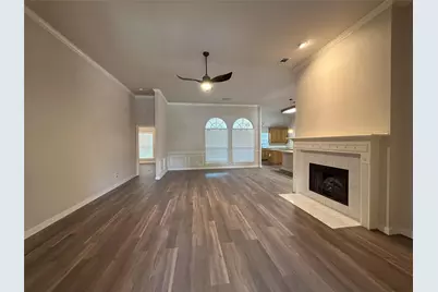 215 Springpark Drive, Arlington, TX 76014 - Photo 4