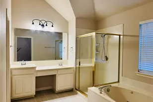 215 Springpark Dr, Arlington, TX 76014 - Photo 10