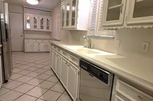 9334 Hunters Creek Dr, Dallas, TX 75243 - Photo 26