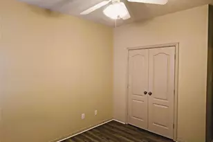 5725 Swords Dr, Fort Worth, TX 76137 - Photo 2