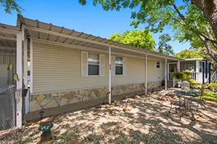 206 Brazos Harbor Dr, Granbury, TX 76048 - Photo 4