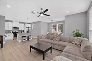 909 Marcellus Ct, Arlington, TX 76011 - Photo 4
