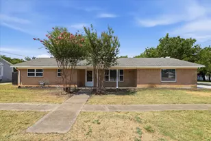 302 W 4th St, Justin, TX 76247 - Photo 1