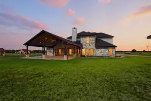 7271 Michelle Pt, Krum, TX 76249 - Photo 2
