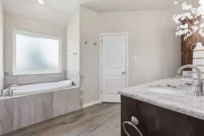 451 Silverton Drive, Granbury, TX 76049 - Photo 10