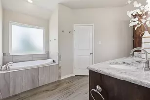 451 Silverton Dr, Granbury, TX 76049 - Photo 10
