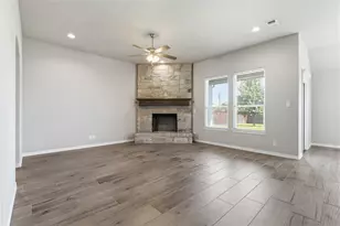 451 Silverton Dr, Granbury, TX 76049 - Photo 6