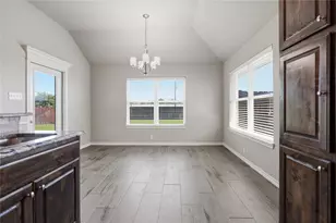 451 Silverton Dr, Granbury, TX 76049 - Photo 14