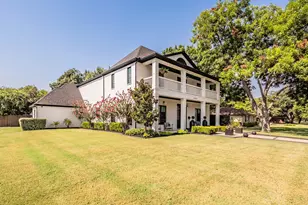 3062 Primrose Ln, Farmers Branch, TX 75234 - Photo 2