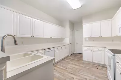 1801 Fern Court, Grapevine, TX 76051 - Photo 6
