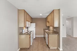 2016 Paisley Dr, Arlington, TX 76015 - Photo 4