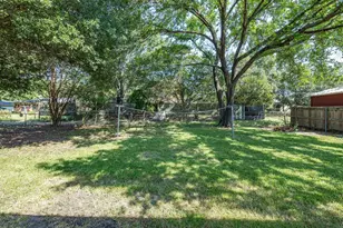 613 Cooper St, Ennis, TX 75119 - Photo 26