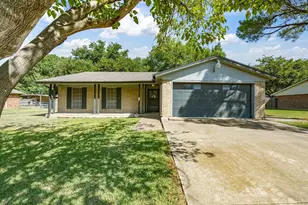 613 Cooper St, Ennis, TX 75119 - Photo 1