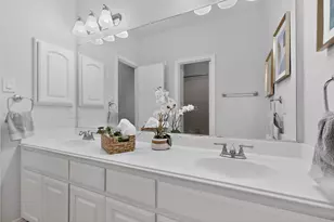 100 Shumard Ct, Irving, TX 75063 - Photo 16