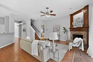 100 Shumard Ct, Irving, TX 75063 - Photo 4