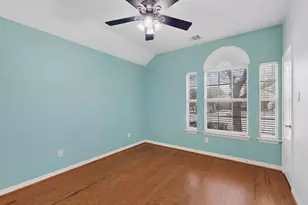 100 Shumard Ct, Irving, TX 75063 - Photo 22