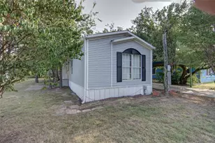 2307 NE 2nd St, Mineral Wells, TX 76067 - Photo 1