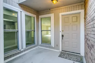 2112 Misty Meadow Ct, Carrollton, TX 75006 - Photo 2