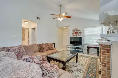 625 Prairie Dell Street, Lewisville, TX 75067 - Photo 4