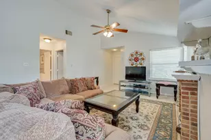 625 Prairie Dell St, Lewisville, TX 75067 - Photo 4