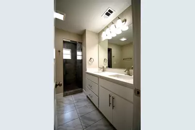 1015 Mitchell Road, Irving, TX 75060 - Photo 10