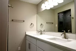 1015 Mitchell Rd, Irving, TX 75060 - Photo 12