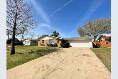 2805 Cornell Circle, Irving, TX 75062 - Photo 10