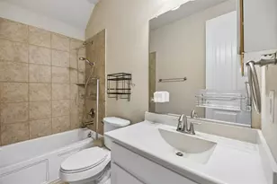 338 Wyndale Dr, Lewisville, TX 75056 - Photo 4