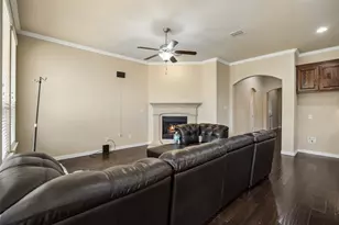 338 Wyndale Dr, Lewisville, TX 75056 - Photo 8