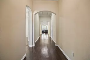 338 Wyndale Dr, Lewisville, TX 75056 - Photo 2