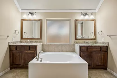338 Wyndale Drive, Lewisville, TX 75056 - Photo 12